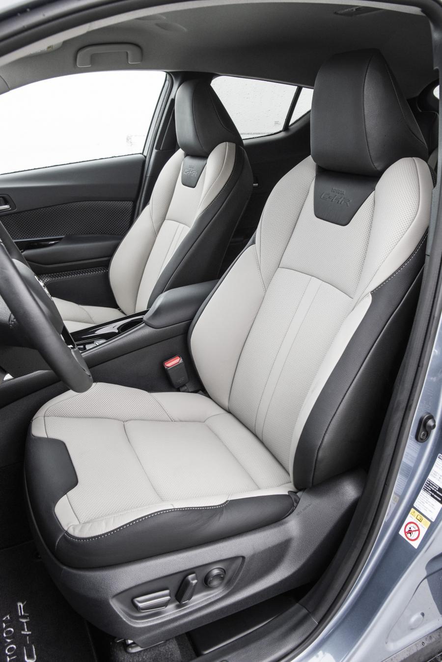Интерьер Toyota C-HR Hybrid 2019 года  (WW) (фото 174 из 174)